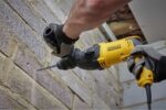 Martello perforatore SDS Plus a filo - energia di percussione 2,4 J - potenza 800 W - Stanley FatMax SFMEH210K-QS - immagine 4